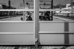 Passengeres waiting for the train