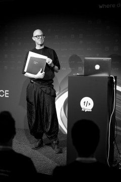 Nik Bärtsch on stage at Front Conference 2021