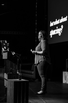 Stephanie Eckles on stage at beyond tellerrand Düsseldorf 2022