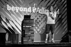 Marc Thiele on stage at beyond tellerrand Berlin 2022