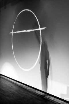 Josh Brewer is seen as a silhouette throw the screen at beyond tellerrand 2023 in Berlin